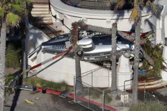 Hotelre zuhant egy helikopter, felvétel is készült a balesetről