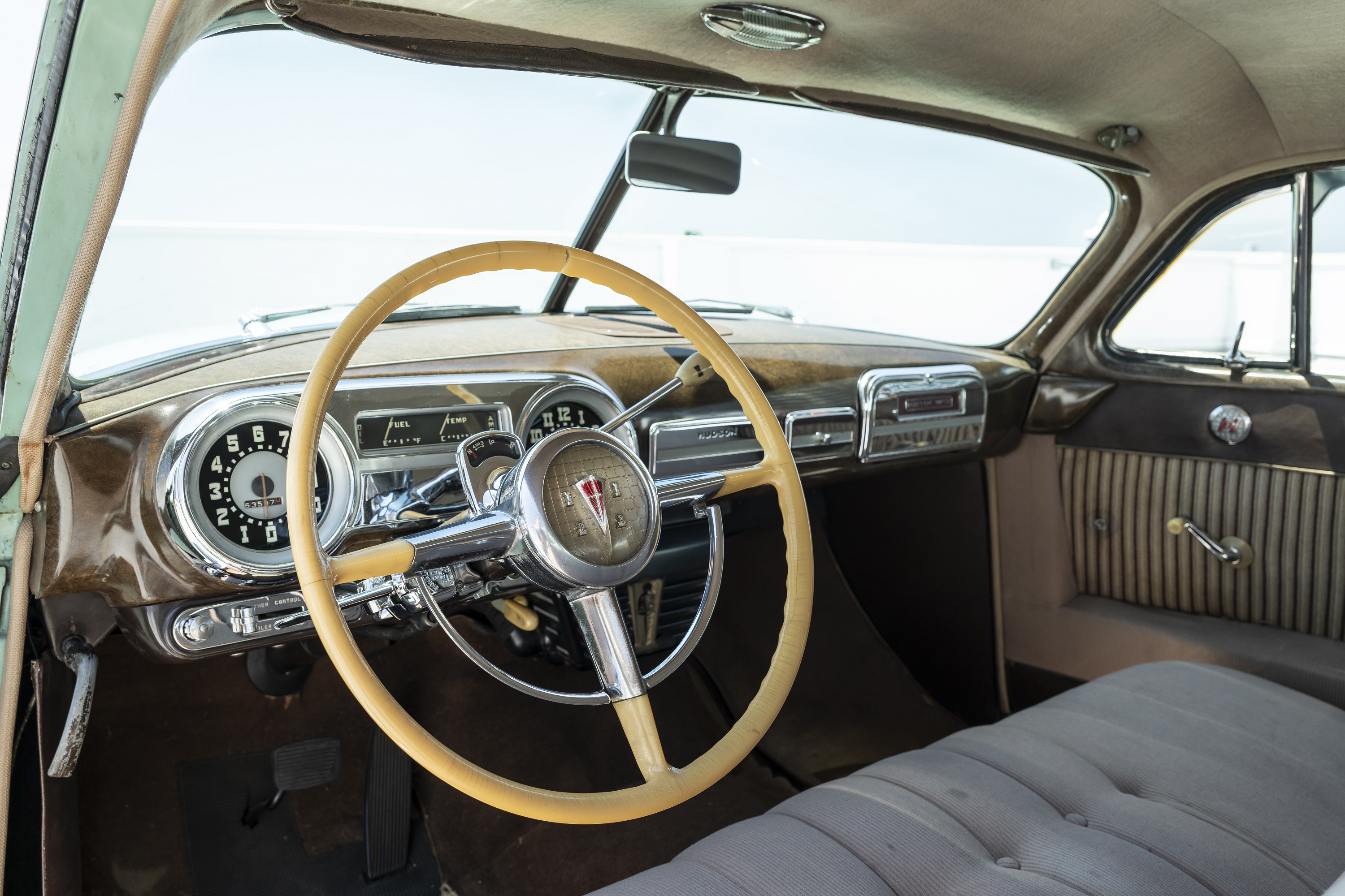 hf25_r0105_004 | Vezess | Vezess