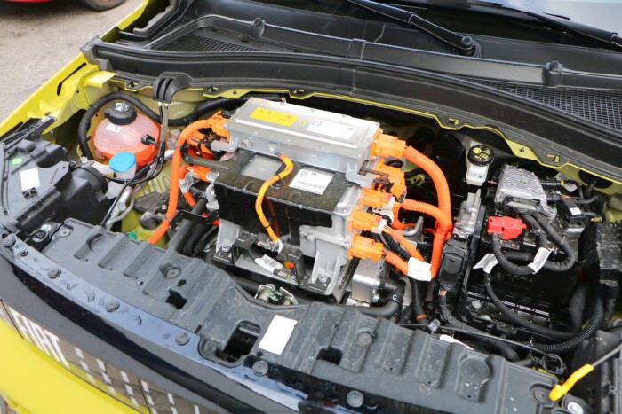 Olcsó villanyautó, ami színt visz az életedbe 17