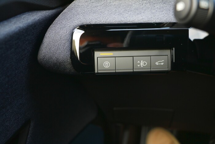 Gyász helyett öröm: ilyen egy vidám villanyautó 21 | Vezess Gyász helyett öröm: ilyen egy vidám villanyautó 21