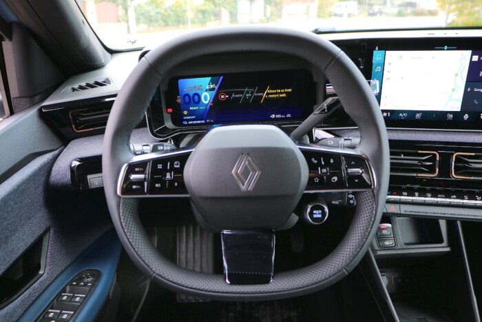 Gyász helyett öröm: ilyen egy vidám villanyautó 17 | Vezess Gyász helyett öröm: ilyen egy vidám villanyautó 17