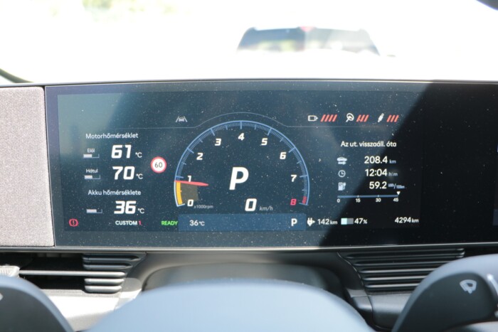 Ez a legfontosabb jel egy villanyautó műszerfalán 2