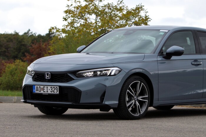 Csendes, kényelmes, de van egy bökkenő − itt az új Honda Civic 19