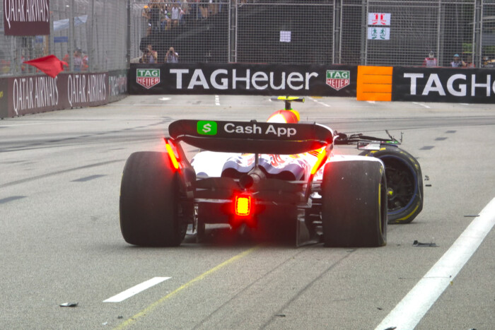 F1: Két nap alatt kétszer törte össze autóját a pilóta