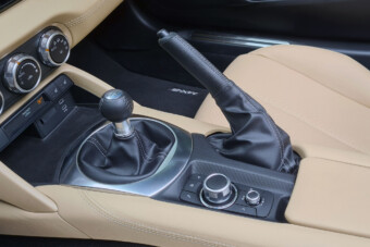 Kevés magyar autós tudja, de ilyen helyzetben békén kell hagyni a kéziféket