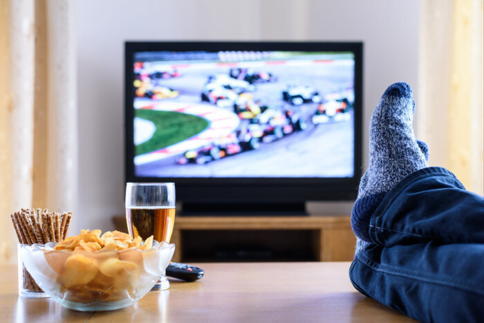 Melyik tévé a legjobb az F1-hez? Gyors mozgás, valós fekete, éles kanyarok