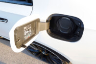 Meglepő dolog történt a villanyautók árával itthon 2