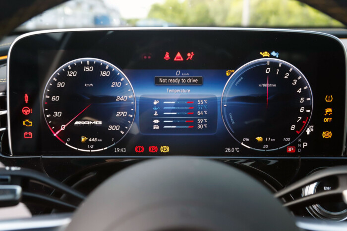 Ebben a Mercedesben mindent túltoltak 23 | Vezess Ebben a Mercedesben mindent túltoltak 23