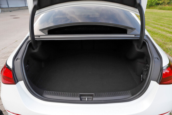 Ebben a Mercedesben mindent túltoltak 19 | Vezess Ebben a Mercedesben mindent túltoltak 19