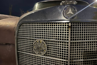 Ritka kincsre bukkantak egy bátaszéki garázsban