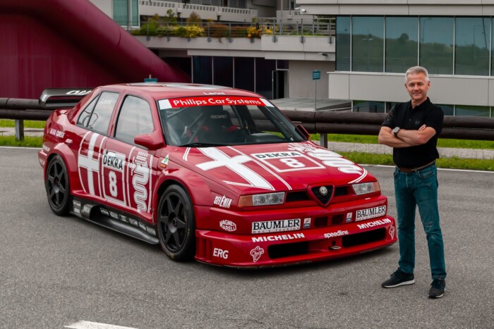 Újra gyárt sportautót az Alfa Romeo 9