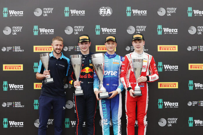 Történelmet írt az F1-be tartó magyar formaautós 1