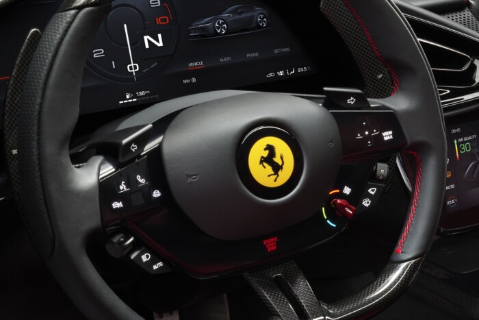 Bejelentették a villanyautót, bezuhant a Ferrari értéke