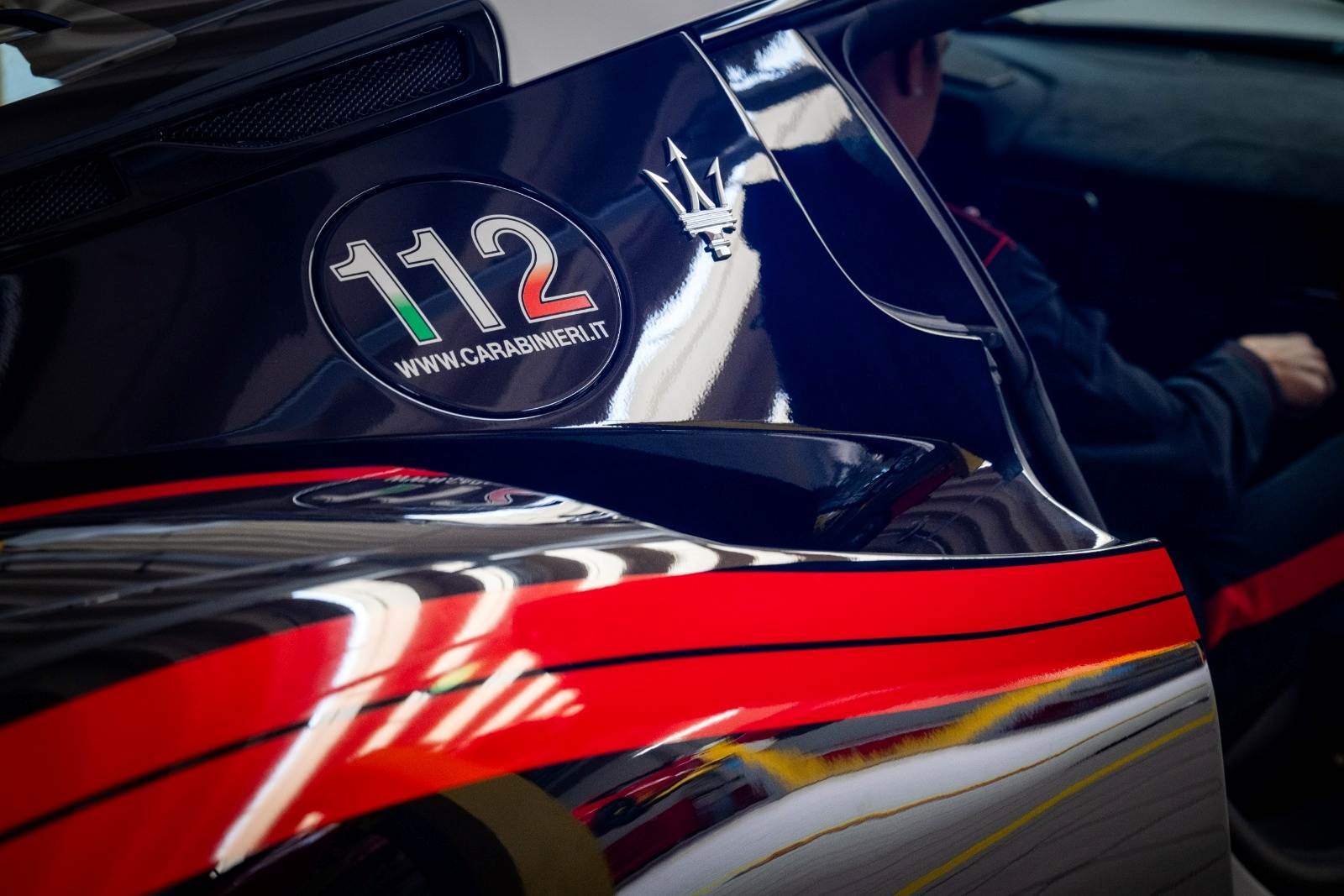 original-27174-delivery-maserati-mcpuraalfa-romeo-giulia-quadrifoglio-to-carabinieri-ita-military-force-13 | Vezess | Vezess