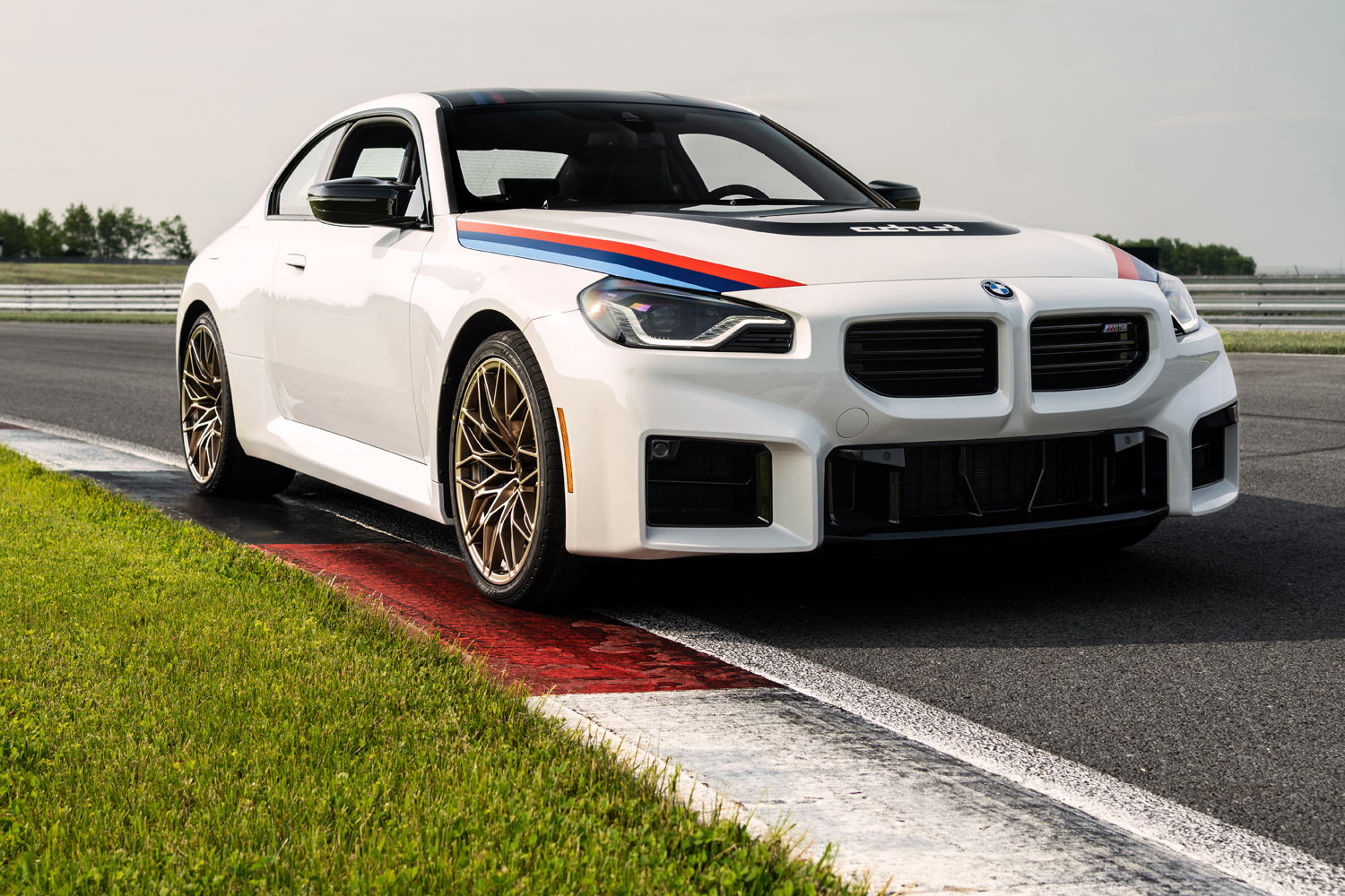 p90621361_highres_the-2026-bmw-m2-turb | Vezess | Vezess