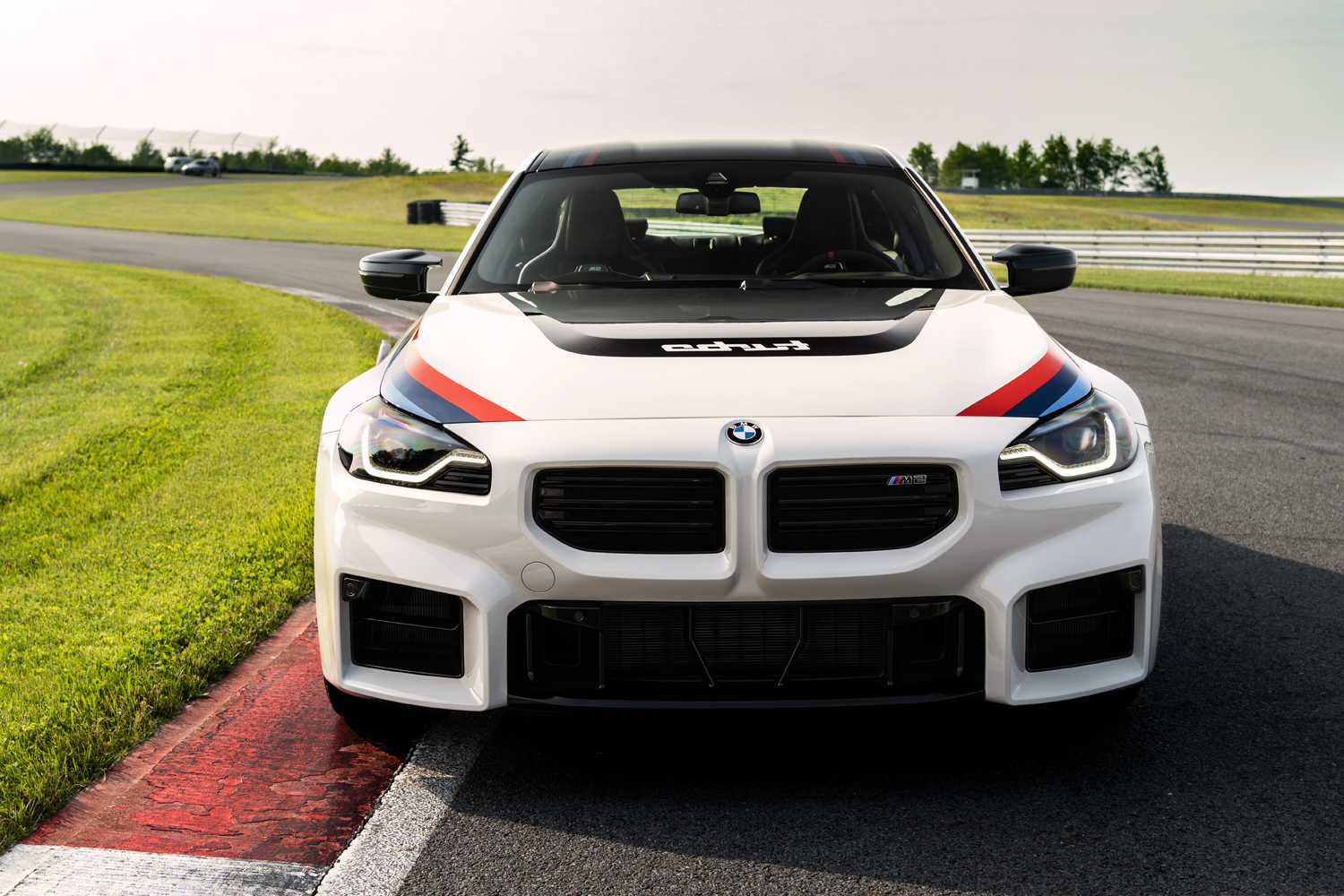 p90621362_highres_the-2026-bmw-m2-turb | Vezess | Vezess