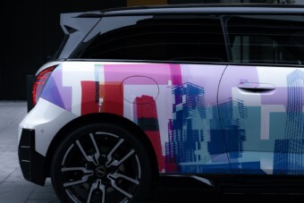 Autóval ilyet eddig nálunk nem, csak külföldön tettek