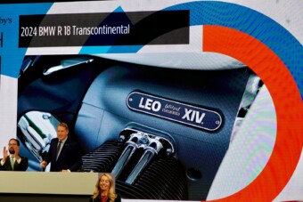 Egy vagyont ért a BMW, amit megáldott a pápa