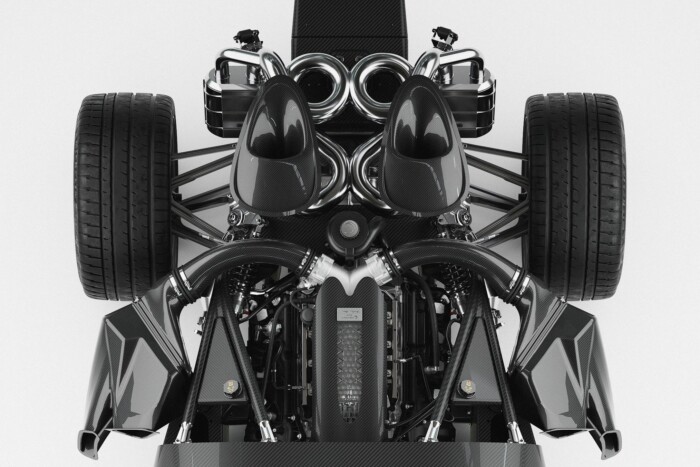 Villanymotor és érintőképernyő helyett V8 és kézi váltó 11