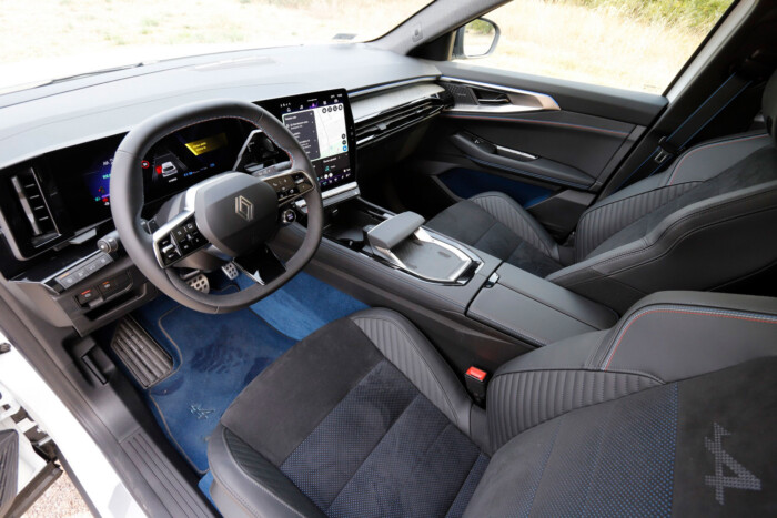 Őrült extrák a Renault csúcsmodelljében 20