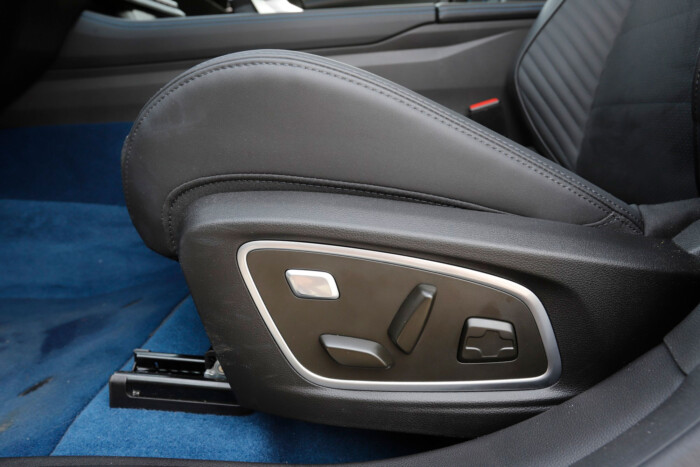 Őrült extrák a Renault csúcsmodelljében 14