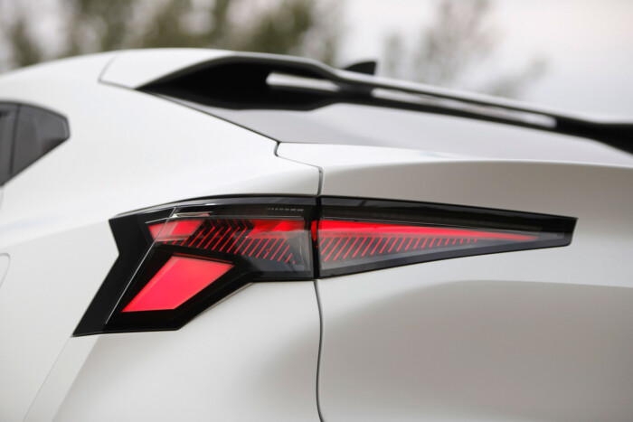 Őrült extrák a Renault csúcsmodelljében 19