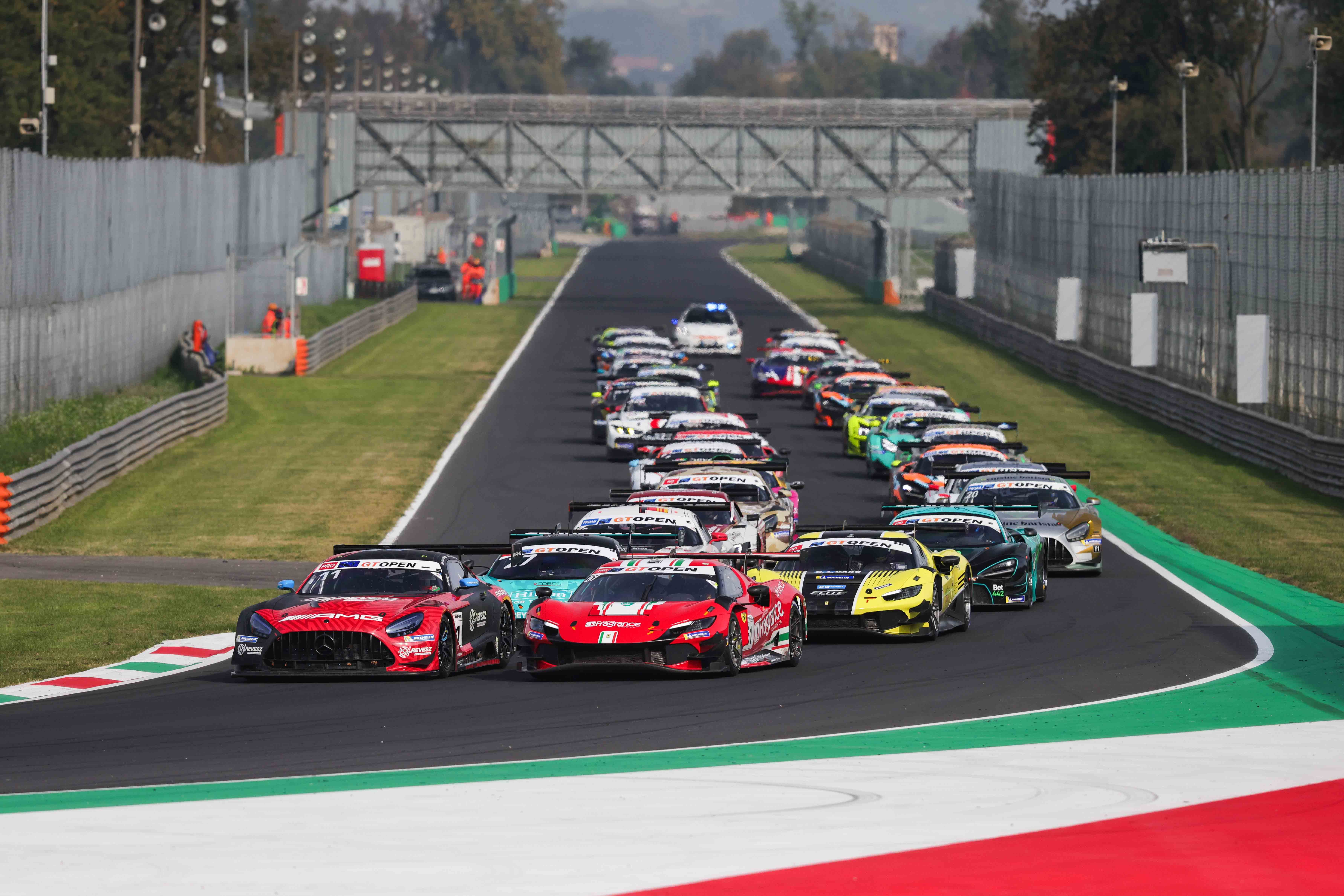 revesz-levente-maximilian-gotz-2025-international-gt-open-monza-team-motopark-mercedes-3 | Vezess | Vezess