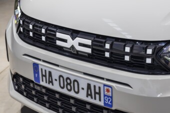 Ötmillió alatt kínál új autót a Dacia Európában