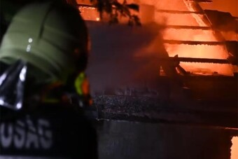 Autószerelő-műhely égett Budapesten, a TEK mesterlövészét is riasztották