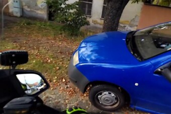 Benézett a rendőr a Škodába, és rögtön rosszul lett