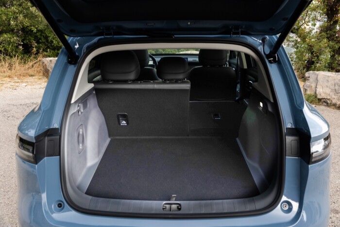 Olcsó, de még félkész ez a családi autó 16