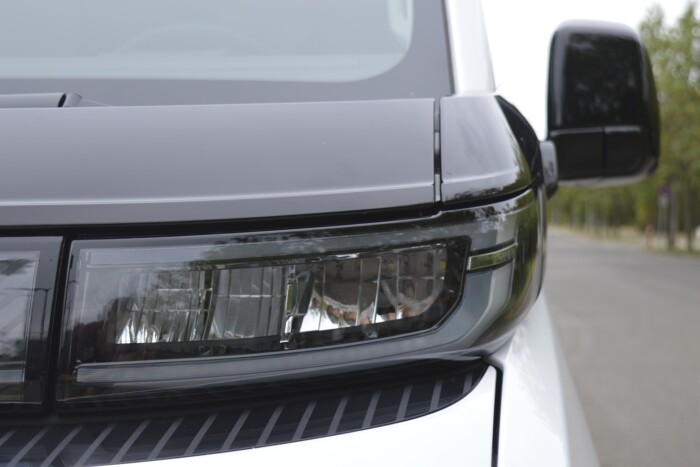 Nemcsak a megjelenése szokatlan ennek a furgonnak 6 | Vezess Nemcsak a megjelenése szokatlan ennek a furgonnak 6