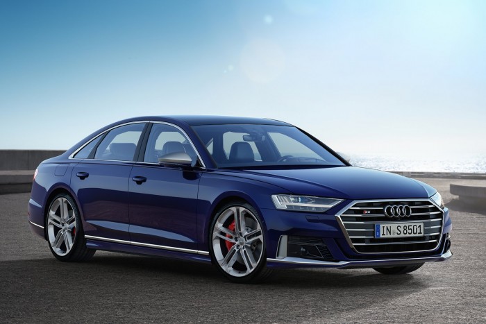 Mindenki mosolygott, ahogy látták, mit művel a luxus-Audi sofőrje a sáros emelkedőn 1