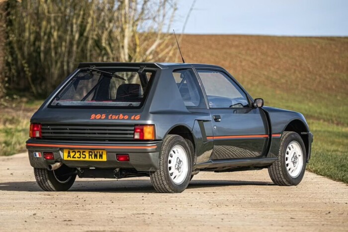 Az aranykorból támad fel ez az autó 1 | Vezess Az aranykorból támad fel ez az autó 1