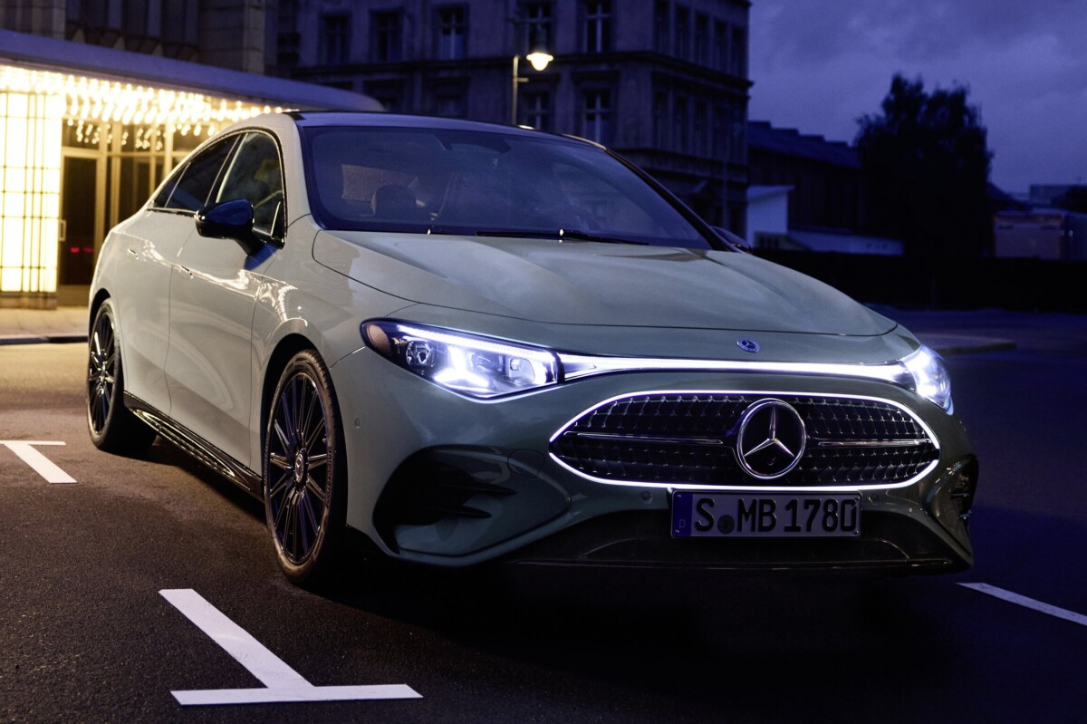 Új hibrid a Mercedestől