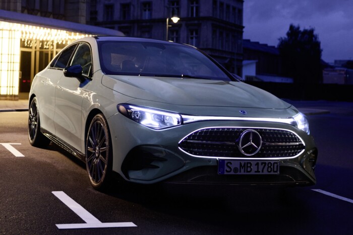 Új hibrid a Mercedestől