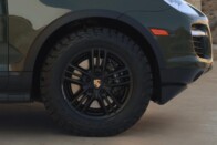 Saját alkotóját ünnepli ez a Porsche 16