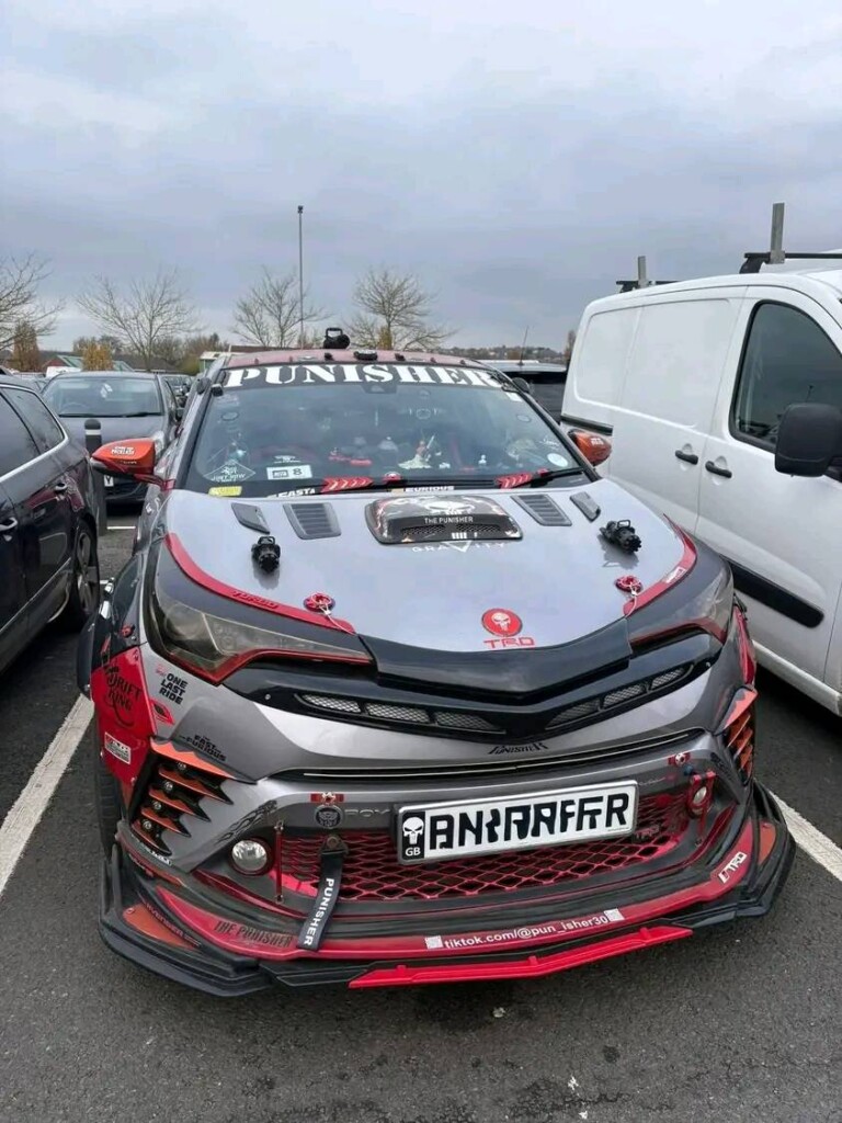 Felismered ezt a szanaszét „tuningolt” autót anélkül, hogy megnéznéd a márkajelet? 1 | Vezess Felismered ezt a szanaszét „tuningolt” autót anélkül, hogy megnéznéd a márkajelet? 1