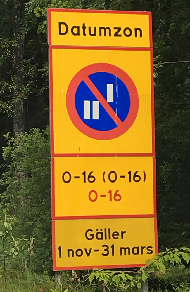 Ezt a KRESZ-táblát csak akkor érted, ha tudod, milyen nap van 1 | Vezess Ezt a KRESZ-táblát csak akkor érted, ha tudod, milyen nap van 1