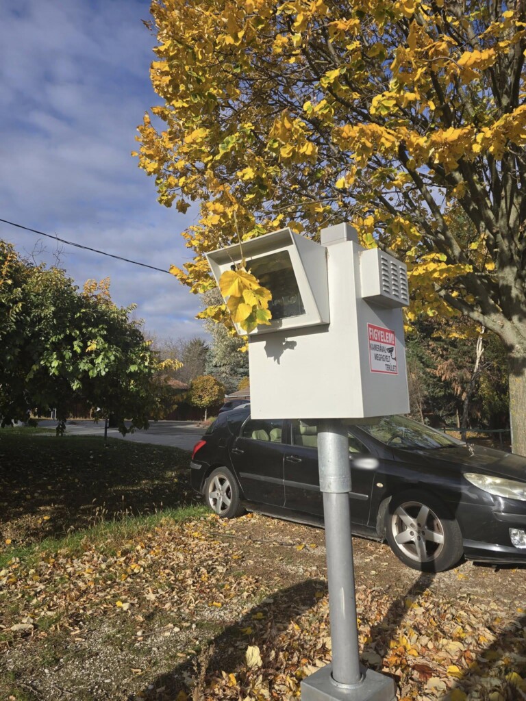 Törökbálinton a természet ereje babrált ki egy traffipaxszal 2 | Vezess Törökbálinton a természet ereje babrált ki egy traffipaxszal 2