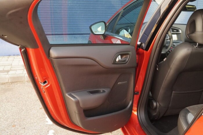 Ez a valódi ok, ami miatt nem megy le teljesen a hátsó ablak 3 | Vezess Ez a valódi ok, ami miatt nem megy le teljesen a hátsó ablak 3