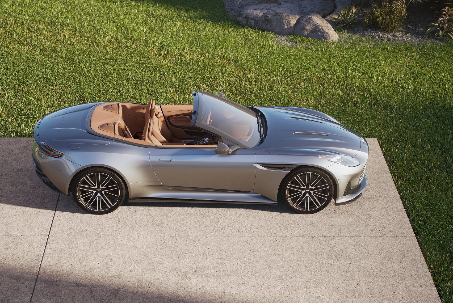 aston_martin-db12_volante-2024-hd-8530e8a01c056957bcd3234cacf2905772675b9a8 | Vezess | Vezess
