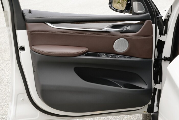 Rácsukta az ujjára a BMW ajtaját, egy vagyont kap 6