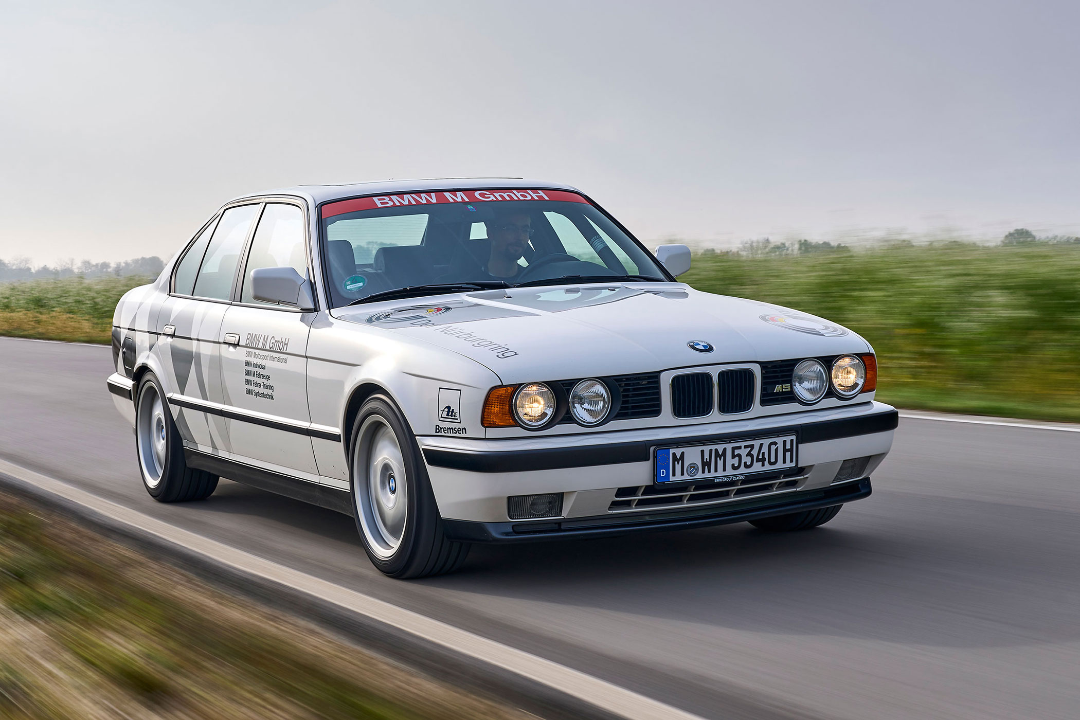 bmw_e34m5gyari-6 | Vezess | Vezess