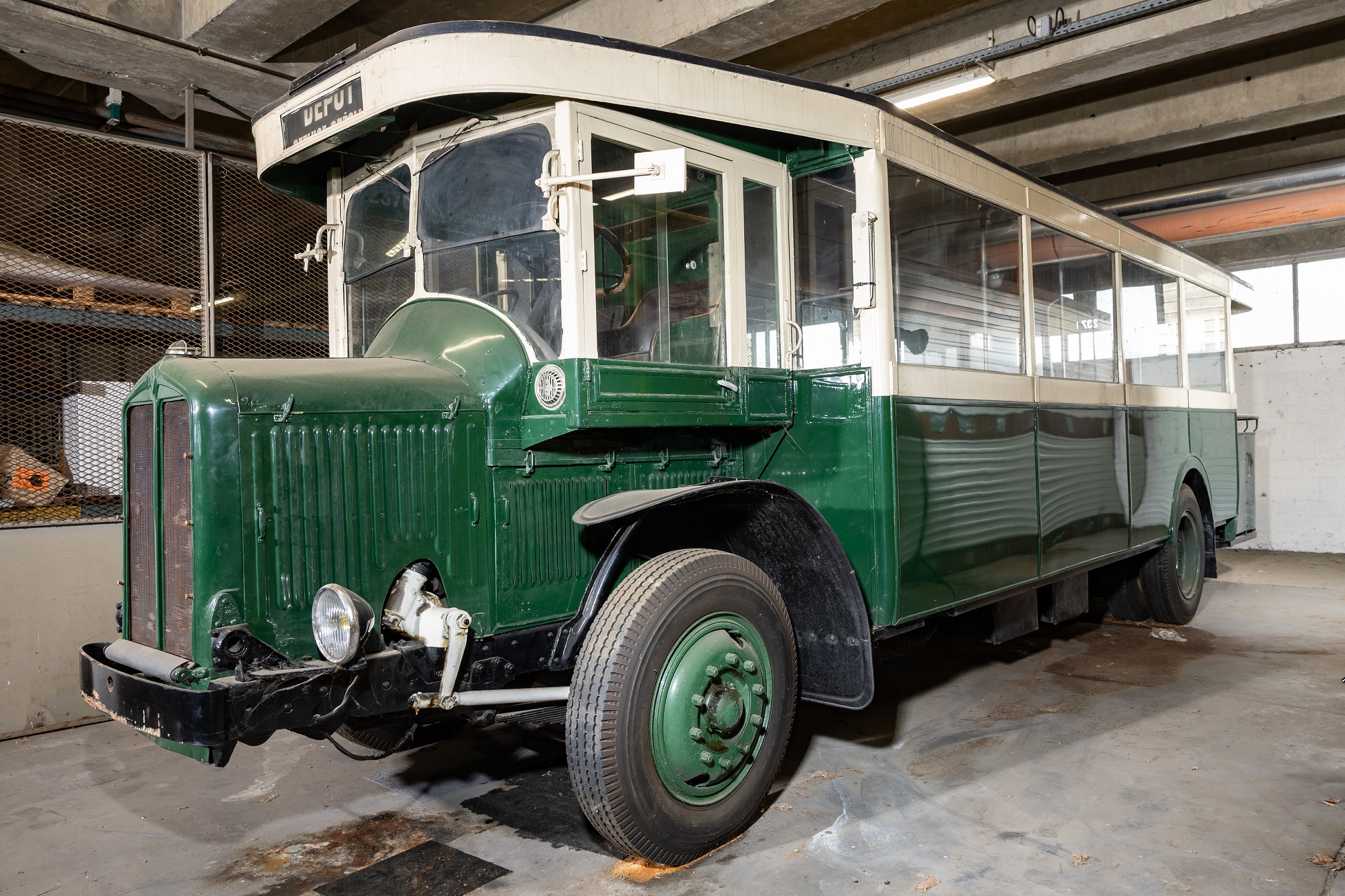bus-1933 | Vezess | Vezess