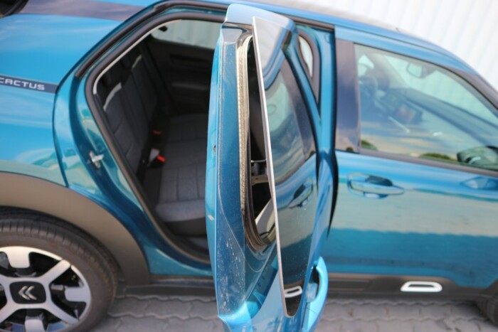 Ez a valódi ok, ami miatt nem megy le teljesen a hátsó ablak 2 | Vezess Ez a valódi ok, ami miatt nem megy le teljesen a hátsó ablak 2