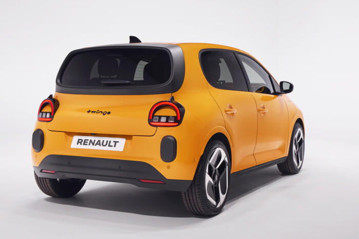 Olcsó, cuki autóval szerezne vevőket a Renault 21