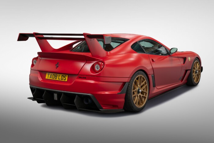 Óriási szárnnyal tér vissza a Ferrari egykori csúcsmodellje 9 | Vezess Óriási szárnnyal tér vissza a Ferrari egykori csúcsmodellje 9