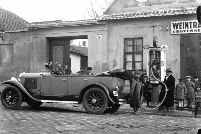 Hogy tankoltak, mielőtt megszülettek a benzinkutak?