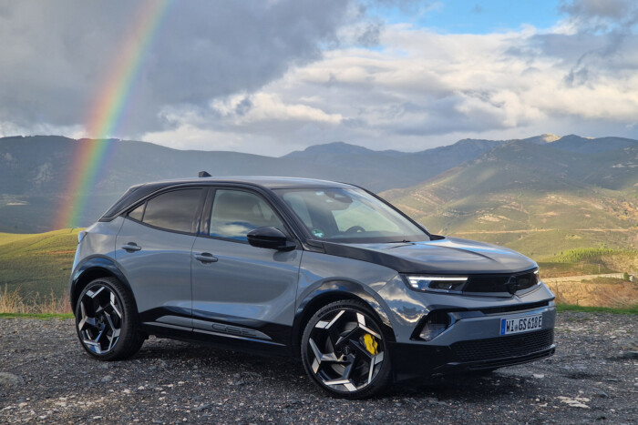 Villanyhajtással hoz élményautót az Opel 2